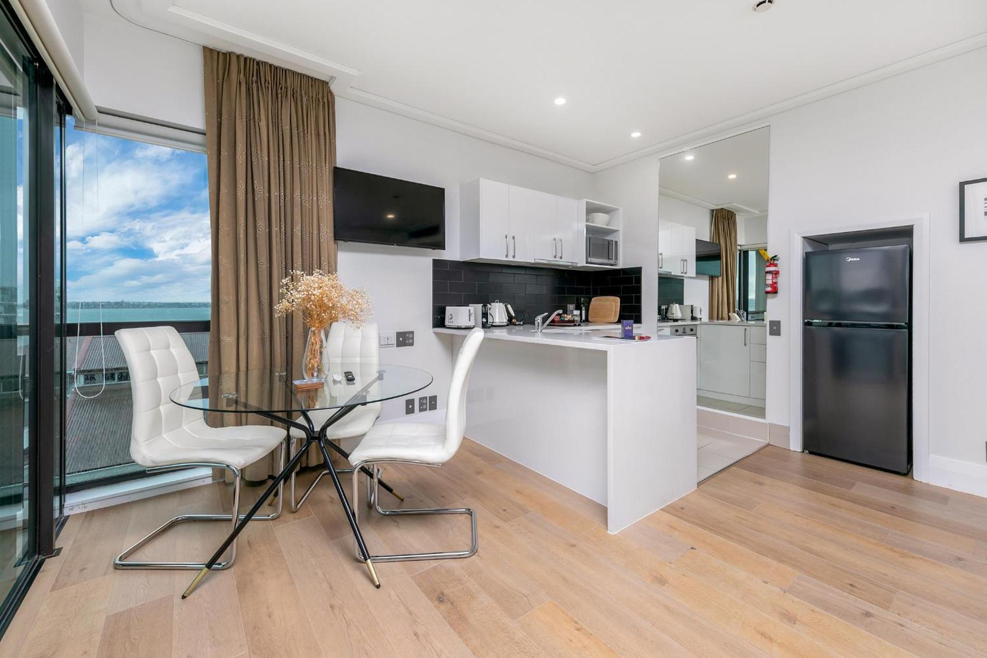 Exquisite Sun Soaked Corner Apartment Auckland Dış mekan fotoğraf